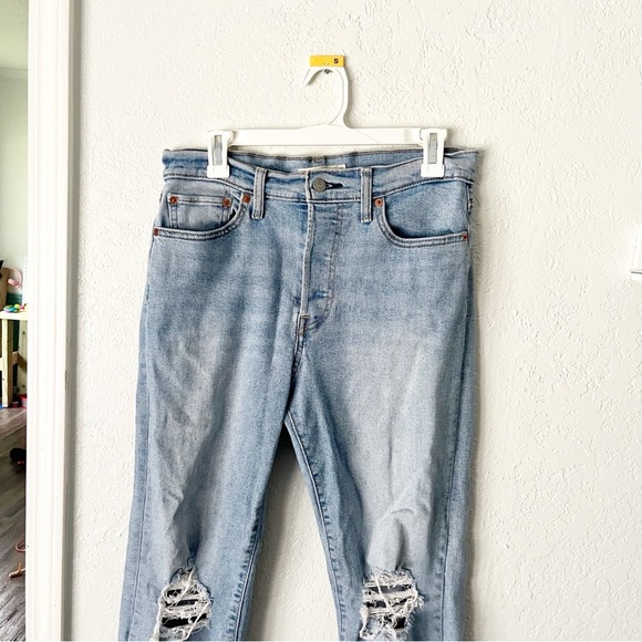 Levi's Jeans Women's 31 Wedgie Straight Knee Hole Light Wash Button Fly - Picture 3 of 8